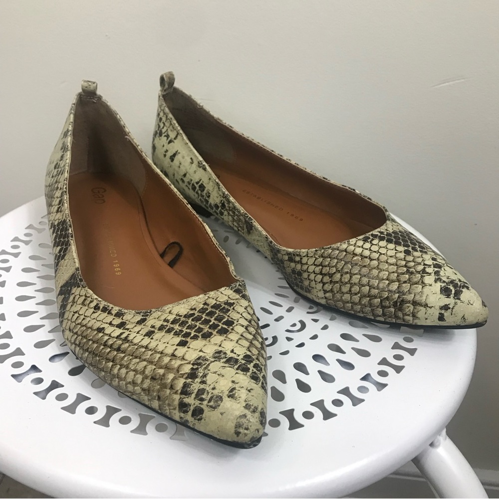 GAP | Snakeskin Pointed Toe Flats 6